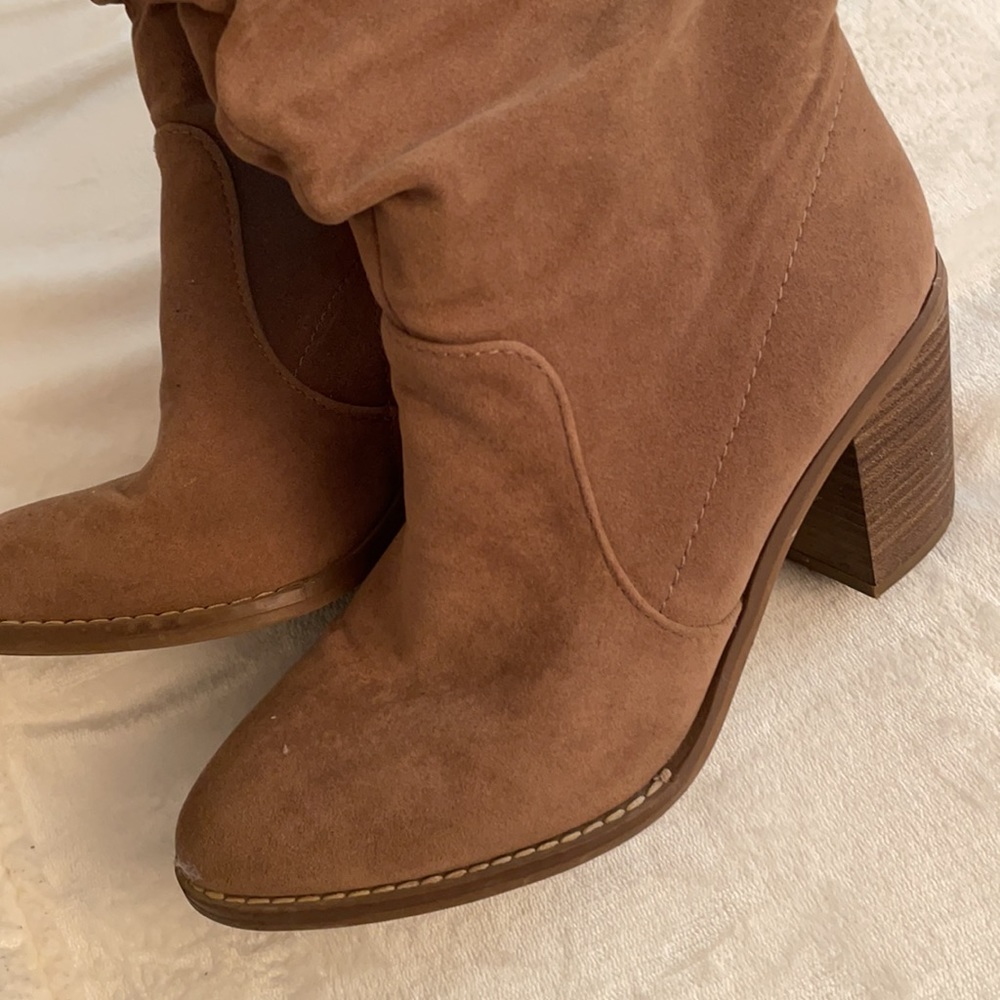 Tan boots - Picture 2 of 2